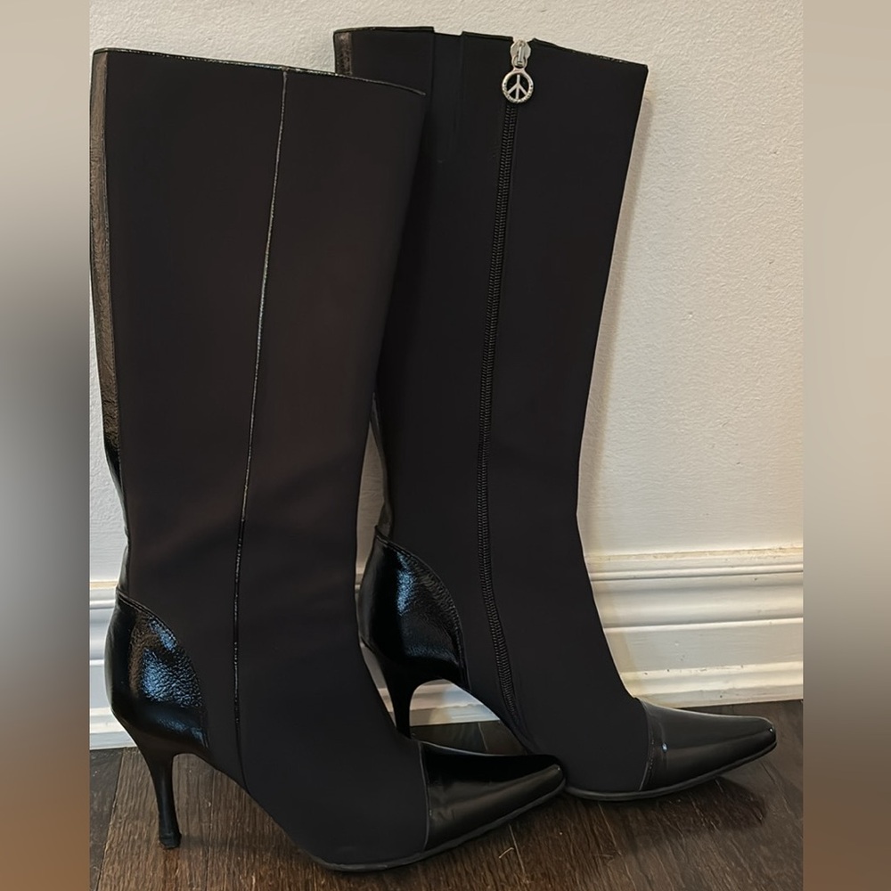 Donald J Pliner contrast heeled boot